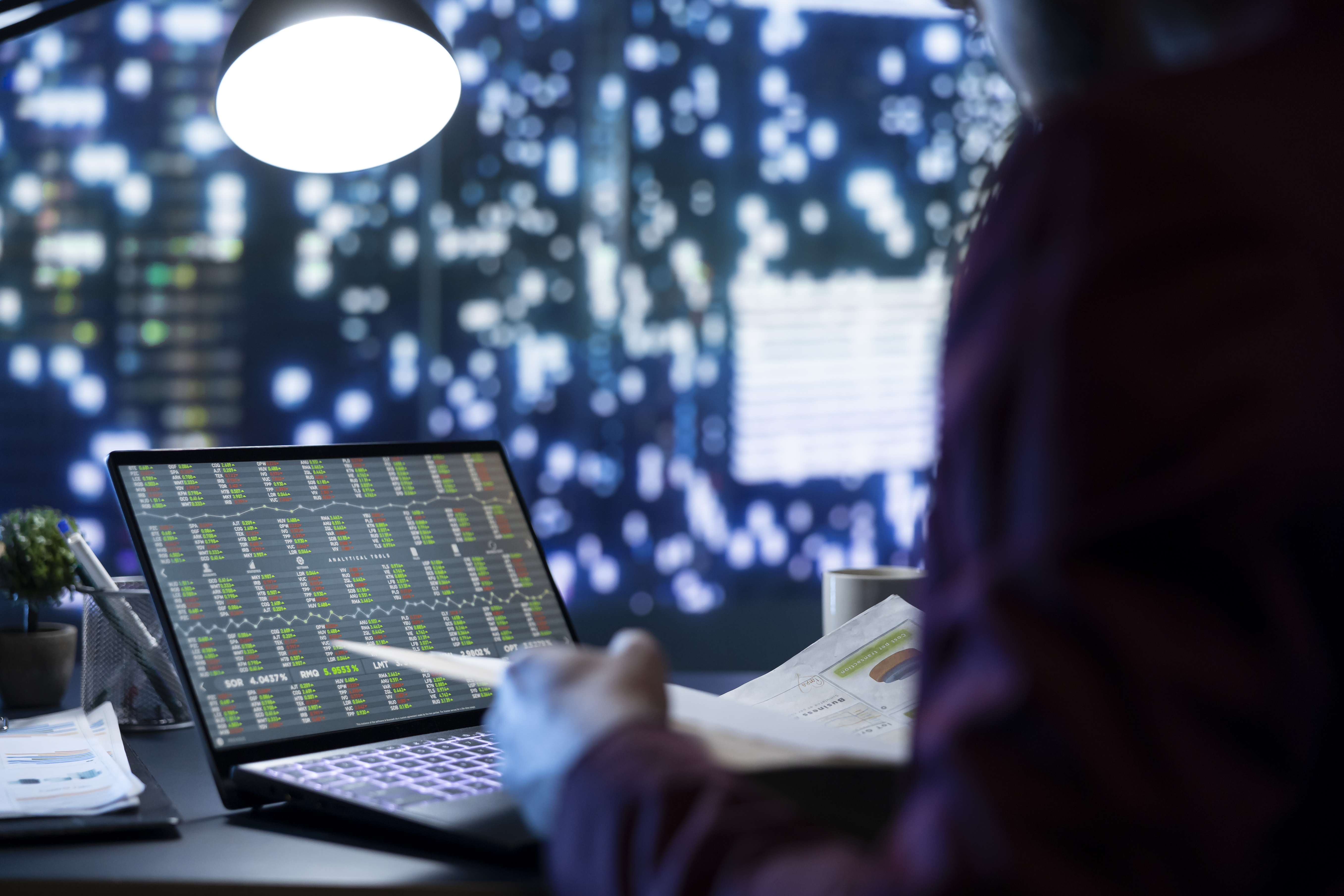 Insider threat awareness for UAE financial services employees